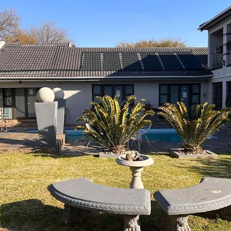 2 Op Terblanche Guesthouse Boksburg Exterior photo