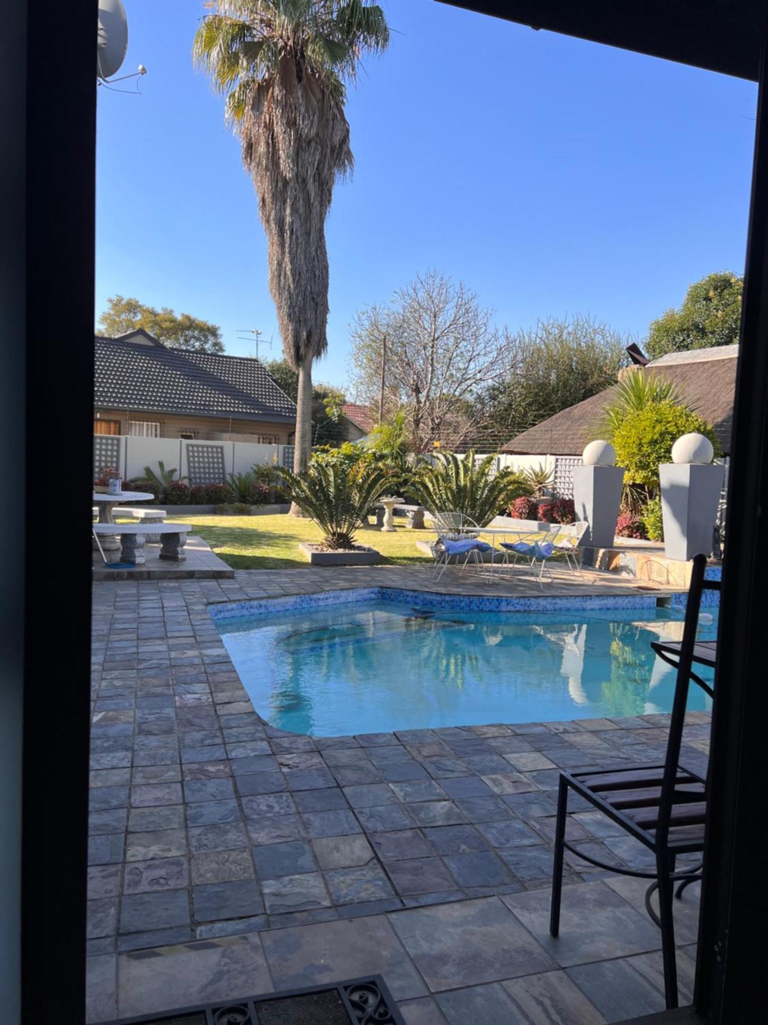 2 Op Terblanche Guesthouse Boksburg Exterior photo